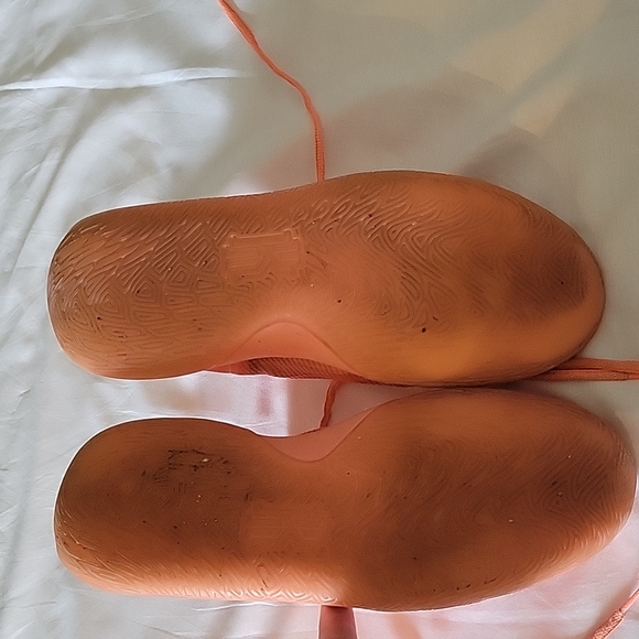 Nike shoes - Picture 4 of 4